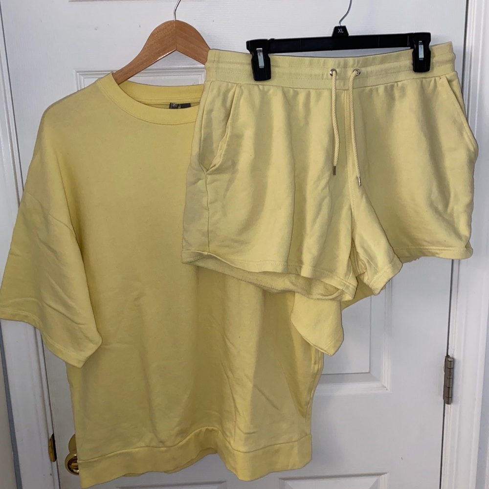 Matching set short sleeve sweater and shorts